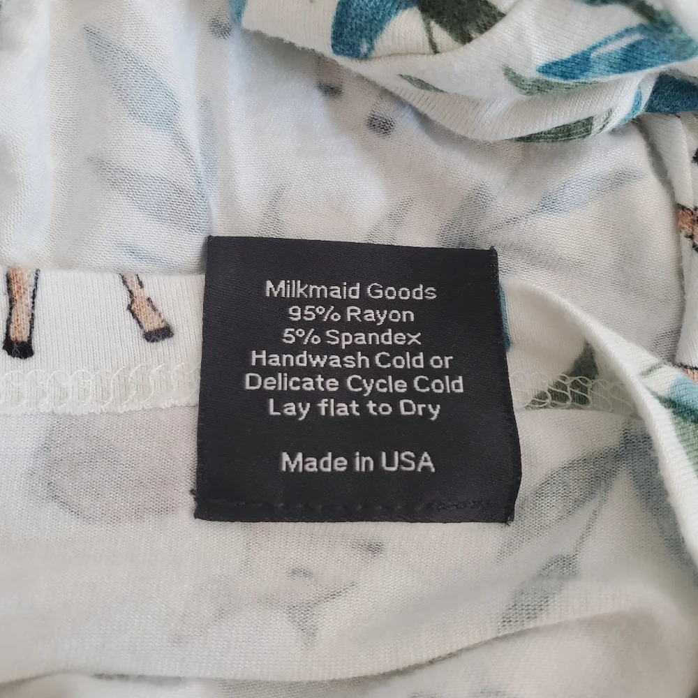 Milkmaid Goods Robe - Picture 15 of 16